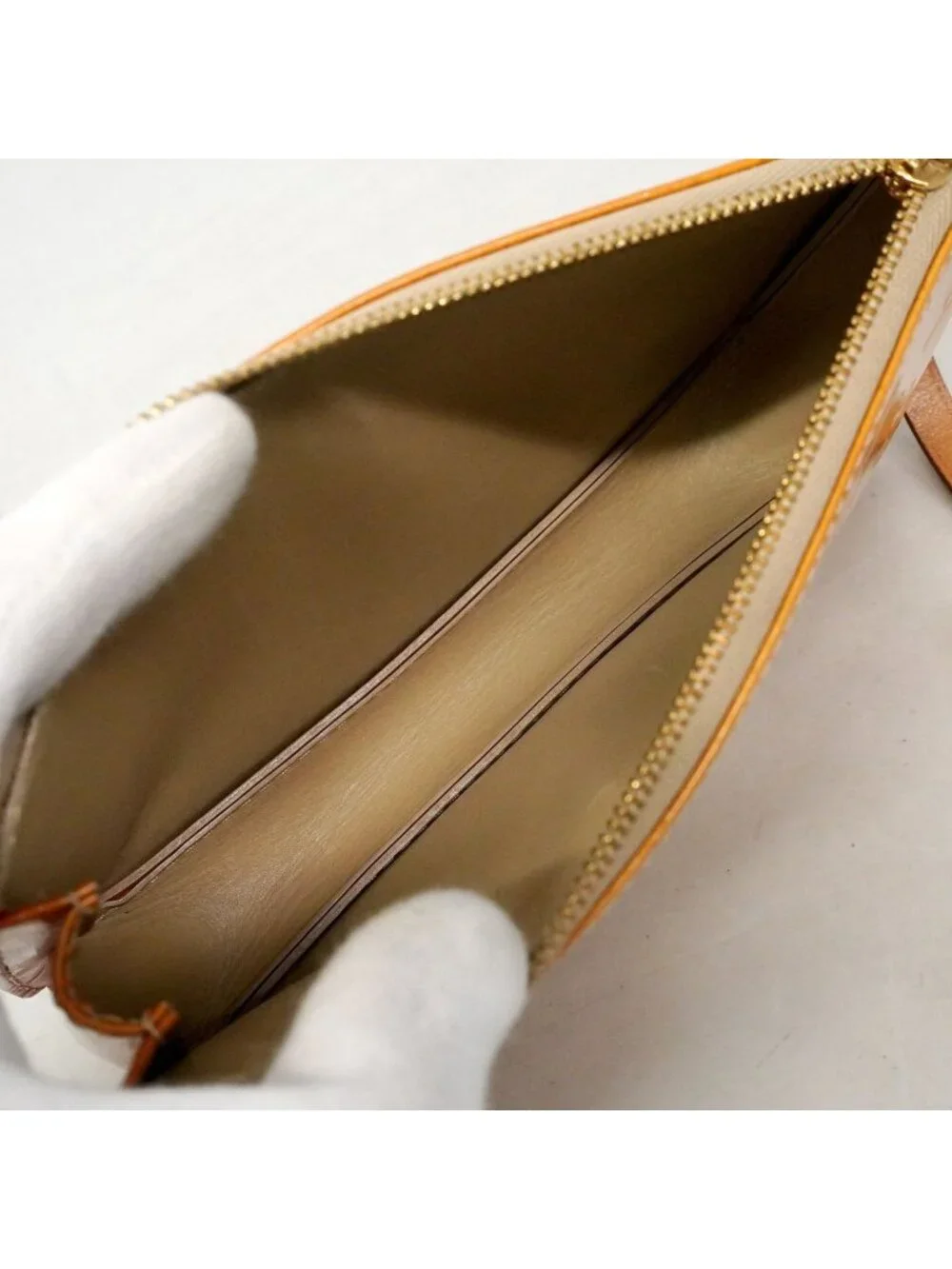 Louis Vuitton Pouch Vernis Lexington Beige